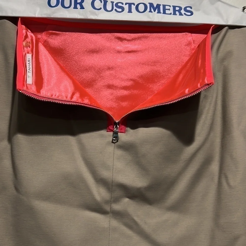 Tahari. Tahari skirt size US 4.